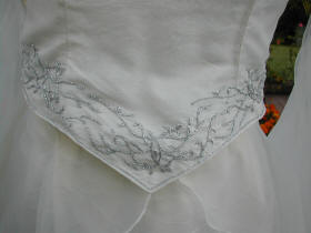 Broderies du bas du bustier