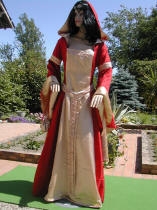 Robe mdivale avec capuche