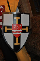Le bouclier médiéval, peint selon les armes de Messire Marc