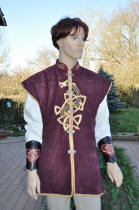 Tabard en cuir, avec dragon celtique