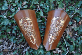 Canons d'avant-bras dragon celtique en cuir