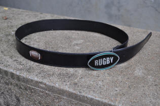 Ceinture en cuir noir, avec motif  Rugby