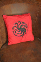 Coussin peint  la main, armoiries de Daenerys